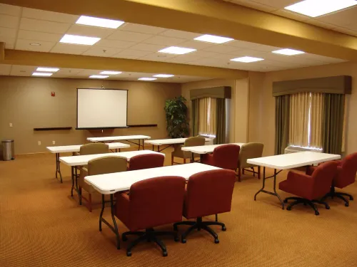 Hampton Inn by Hilton Garden City Long Island Espaces Affaires Photos