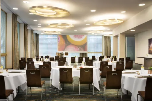 Renaissance Zurich Tower Hotel Business Facilities Photos