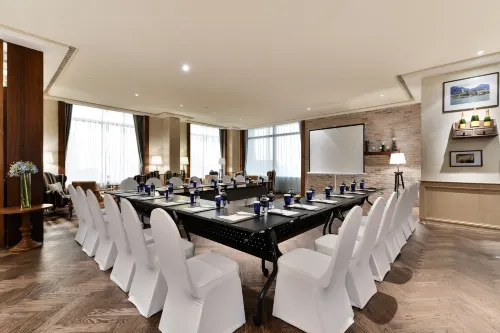 Radisson Blu Plaza Bangkok Business Facilities Photos