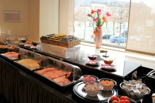 Hotel Mirage Düsseldorf-Neuss Dining Photos