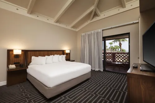 Hilton Phoenix Tapatio Cliffs Resort Rooms Photos
