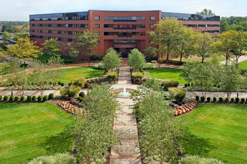 Crowne Plaza Edison Featured Photos