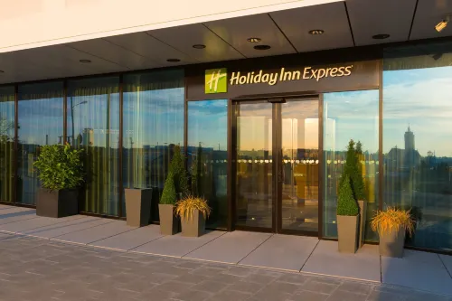 Holiday Inn Express Munich City West Exterior Photos