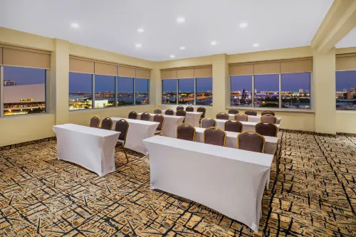 Holiday Inn Port of Miami-Downtown Business Photos