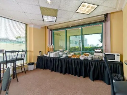 Rosedale on Robson Suite Hotel Featured Photos