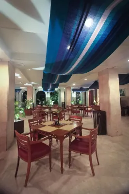 Mesra Business & Resort Hotel Restauration Photos