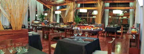 Hotel Raices Esturion Spisning Photos