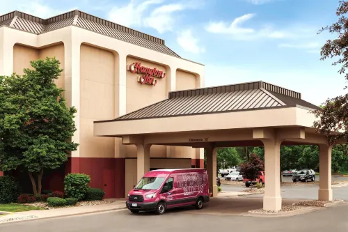 Hampton Inn des Moines-Airport Esterni Photos
