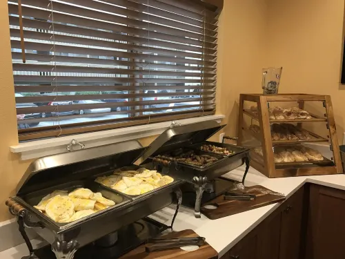 Ebb Tide Oceanfront Inn Dining Photos