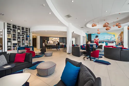 Golden Tulip Marseille Euromed Espaces publics Photos