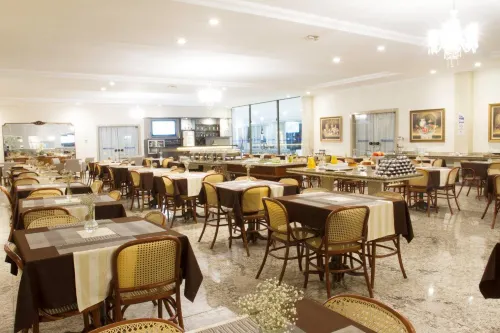Hotel Dan Inn Franca & Convenções by Nacional Inn Ristorazione Photos