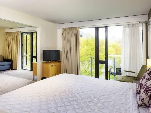 Novotel Queenstown Lakeside Photos