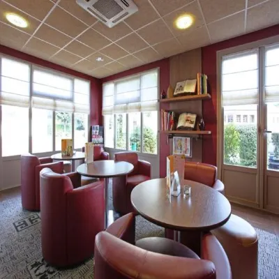 Hôtel Restaurant Campanile Tours Joué lès Tours Espaces publics Photos