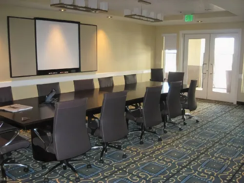 Best Western Plus Marina Gateway Hotel Business Facilities Photos