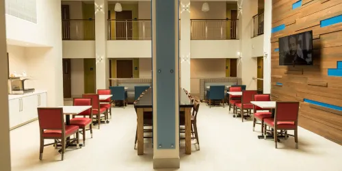 Holiday Inn Express West Los Angeles-Santa Monica Restauration Photos