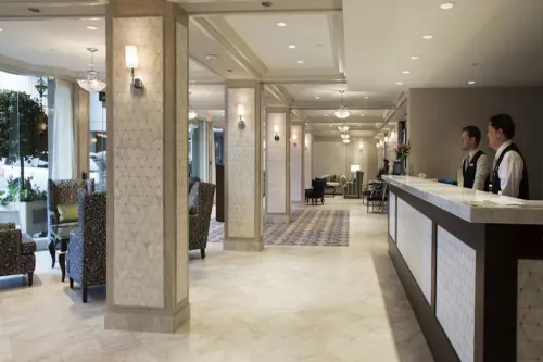 Chateau Victoria Hotel & Suites Public Areas Photos