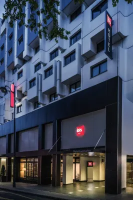 Hôtel Ibis Paris Montmartre 18ème Extérieur Photos