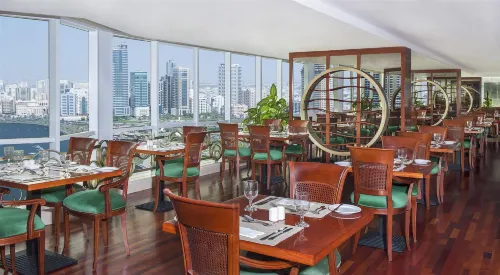 Golden Tulip Sharjah Питание Photos