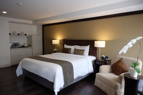 Delonix Hotel Karawang Photos