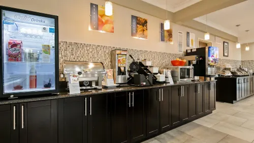 Best Western Plus Fort Saskatchewan Inn  Suites Restauration Photos