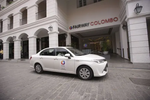 Fairway Colombo - Sri Lanka's First Hotel With Robot Technology Exterior Photos