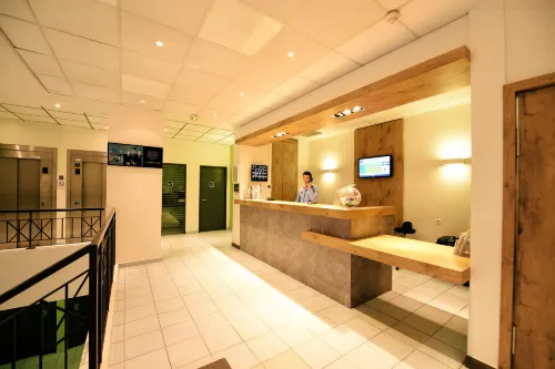 Hôtel ibis budget Nice Aéroport Promenade des Anglais Espaces publics Photos