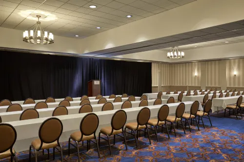 Sheraton Milwaukee Brookfield Hotel Business Facilities Photos