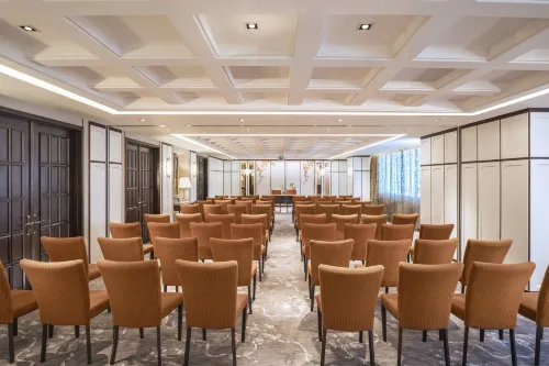 The Athenee Hotel, a Luxury Collection Hotel, Bangkok Business Photos