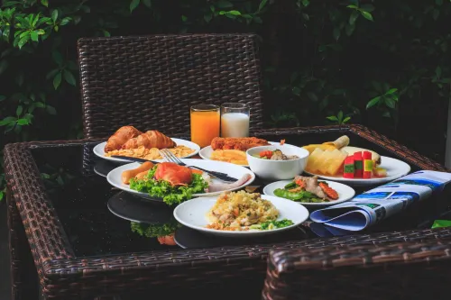Hope Land Hotel Sukhumvit 8 Makanan Photos