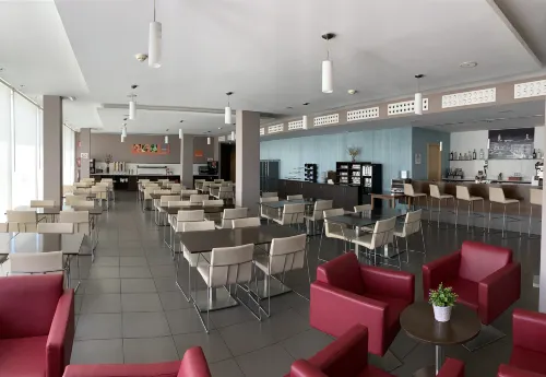 Holiday Inn Express Vitoria Dining Photos