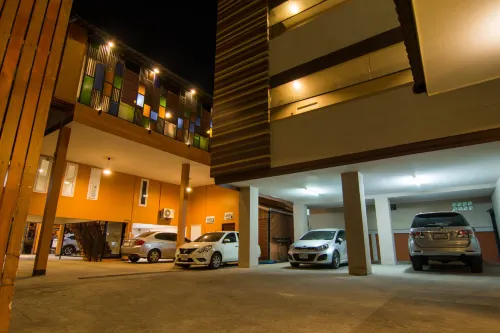 At Home at Udon Espaces publics Photos