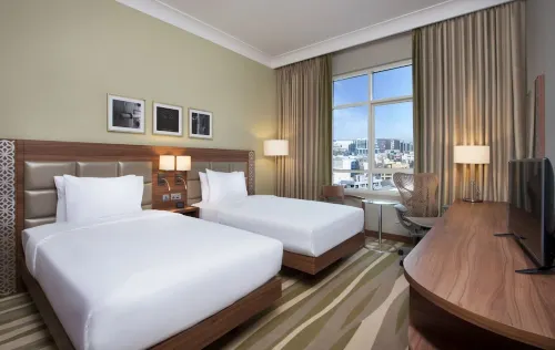 Hilton Garden Inn Dubai Al Muraqabat - Deira Chambres Photos