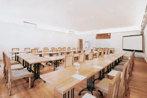 Adhisthana Hotel Fasilitas Bisnis Photos