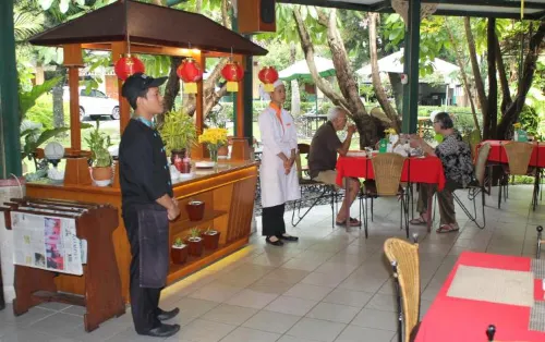 Hotel Dana Solo Makanan Photos