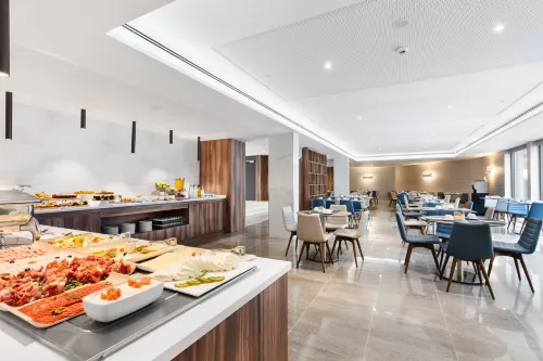 Exe Saldanha Dining Photos