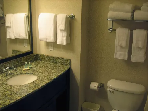 Best Western Plus Marina Gateway Hotel Photos