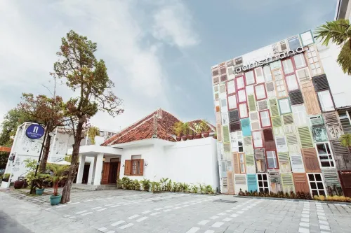 Adhisthana Hotel Unggulan Photos