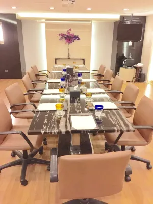 Evergreen Place Siam by UHG Business Facilities Photos