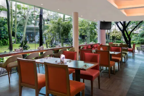 Delonix Hotel Karawang Restauration Photos