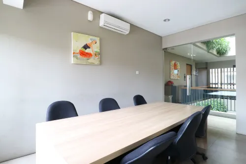 M Suite Business Facilities Photos