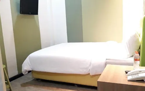 Kama Hotel Kamar Photos