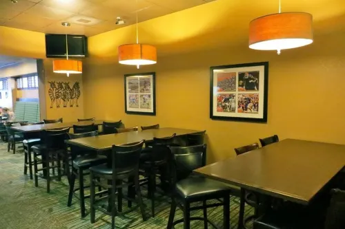 Rosen Inn at Pointe Orlando Restauration Photos