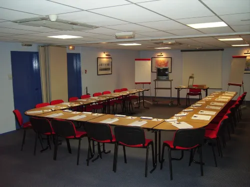 Kyriad Marne la Vallee  - Torcy Fasilitas Bisnis Photos