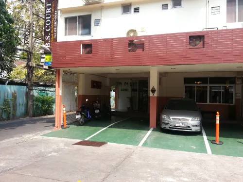 B.S. Court Hotel Sathorn Exterior Photos