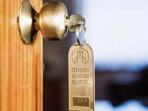 Mitre House Hotel Rum Photos