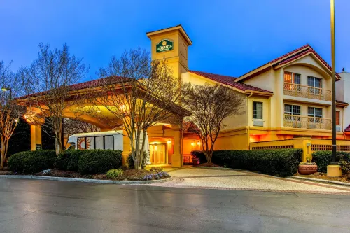La Quinta Inn & Suites by Wyndham Raleigh Durham Airport Udvendigt Photos