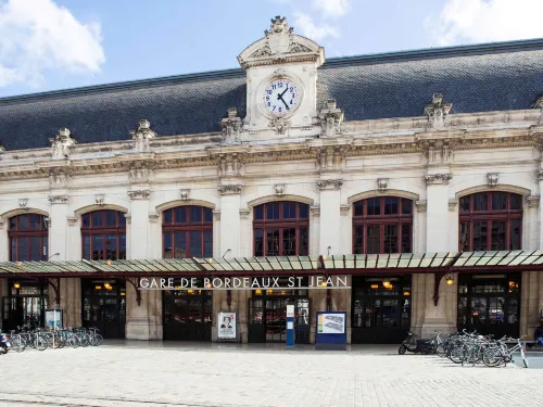Ibis Budget Bordeaux Gare Saint-Jean À proximité de l'hôtel Photos