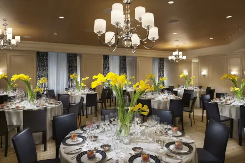 Four Seasons Hotel Embarcadero Dining Photos