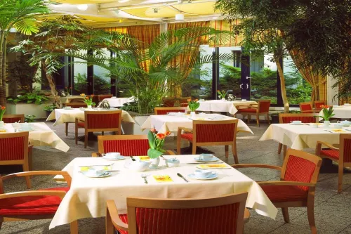 Centro Park Hotel Berlin, Trademark Collection by Wyndham Restauration Photos