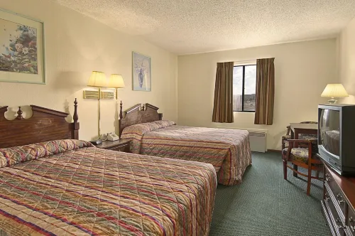 Super 8 by Wyndham Gallup Photos